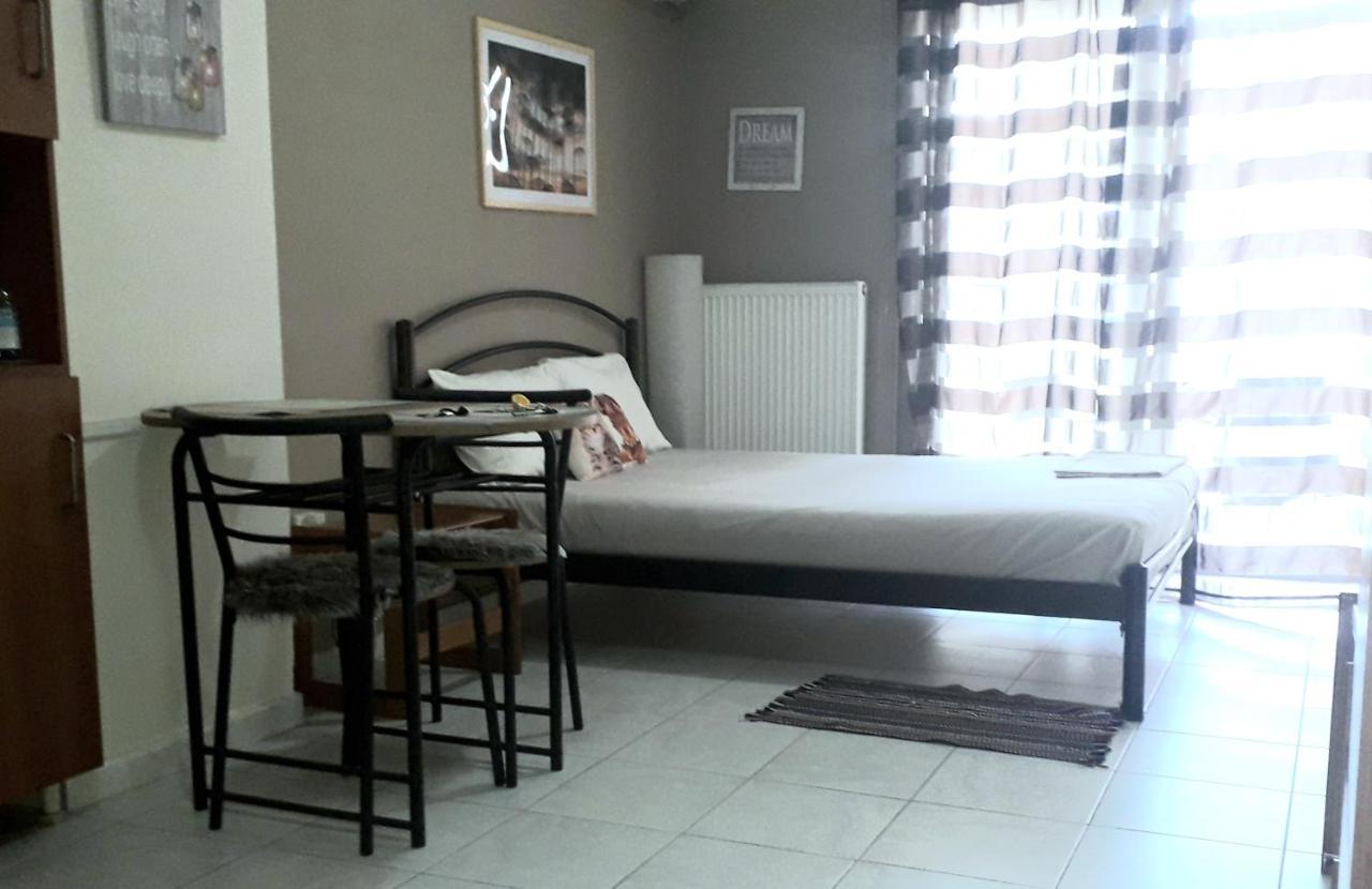 Central Bright Studio With Balkony Apartment Tesalonika Bagian luar foto